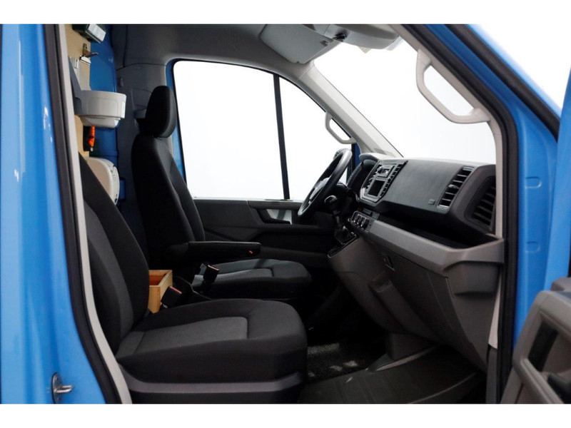45876937-volkswagen-crafter-3