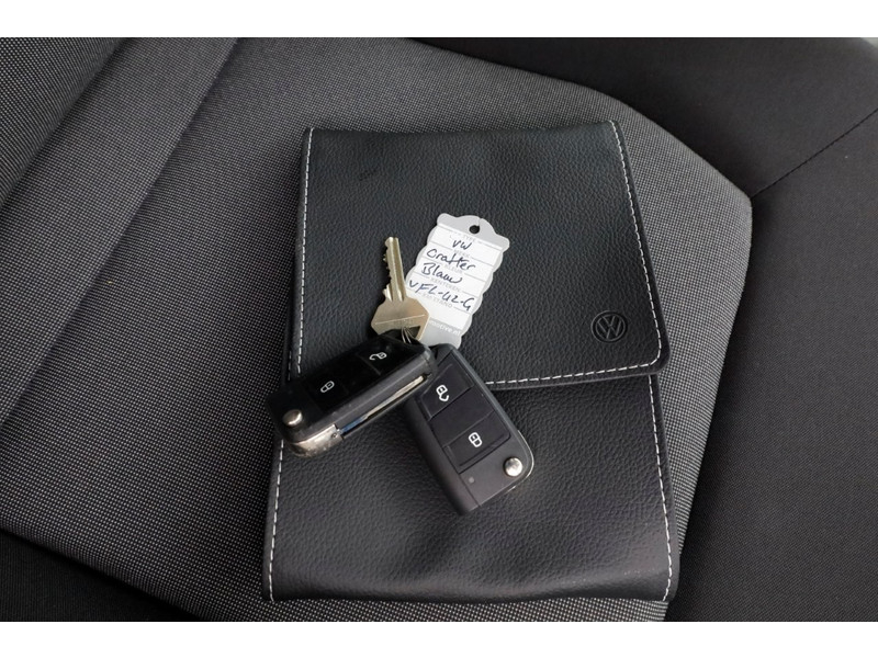 45877015-volkswagen-crafter-5