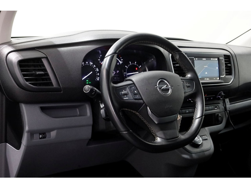 45907452-opel-vivaro-21