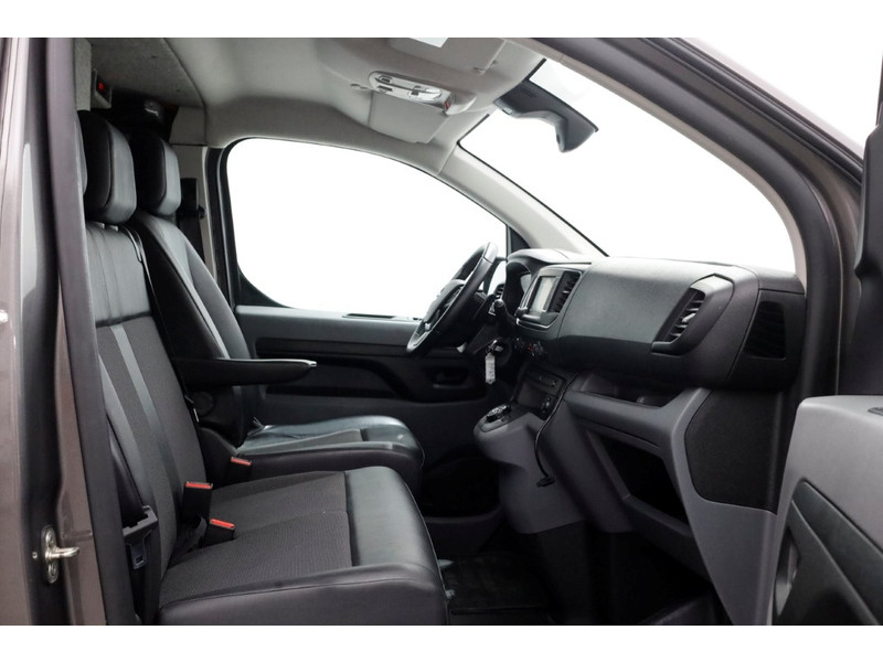 45907452-opel-vivaro-8