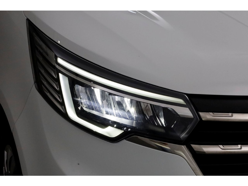 46074653-renault-trafic-11