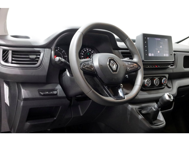46074653-renault-trafic-13