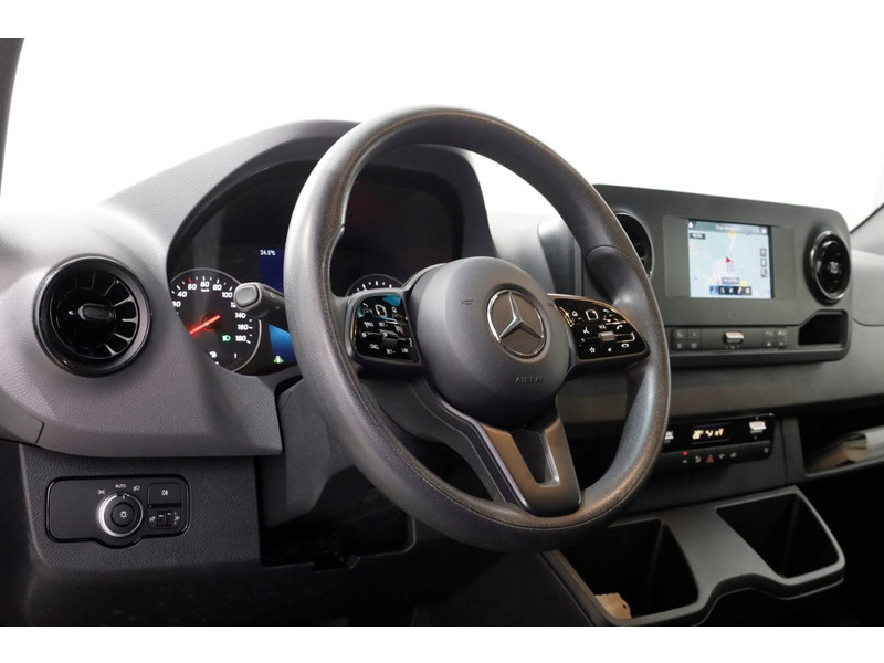 46396254-mercedes-benz-sprinter-12