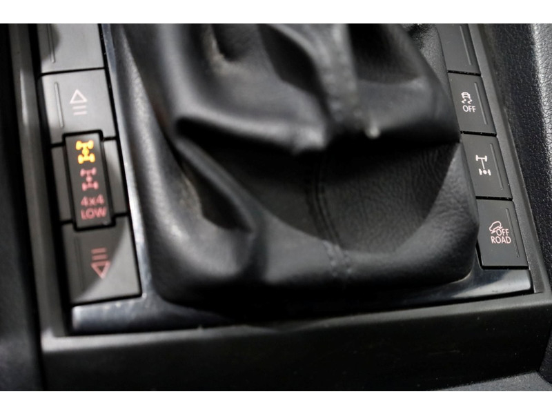 46475811-volkswagen-amarok-18