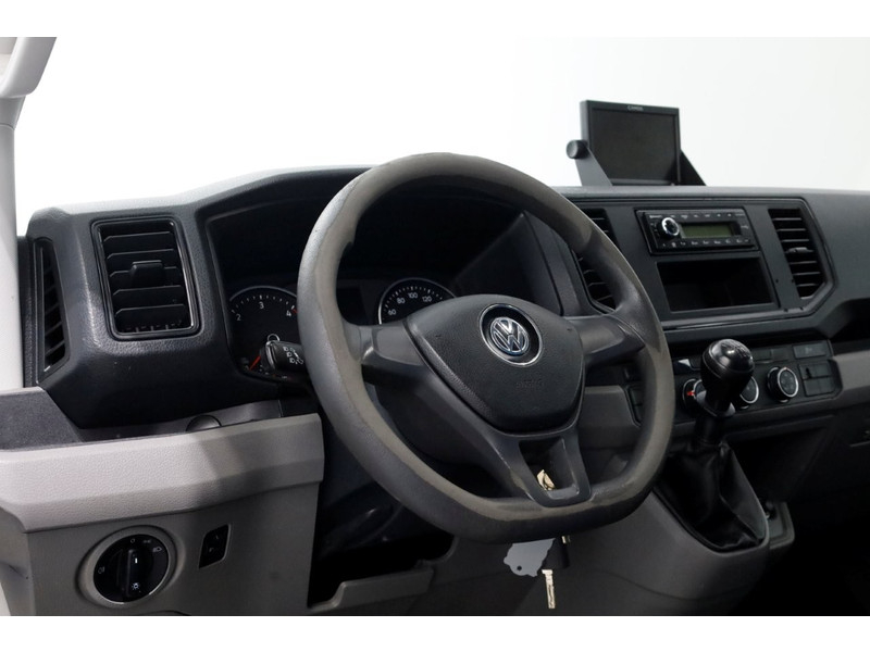 46520213-volkswagen-crafter-12