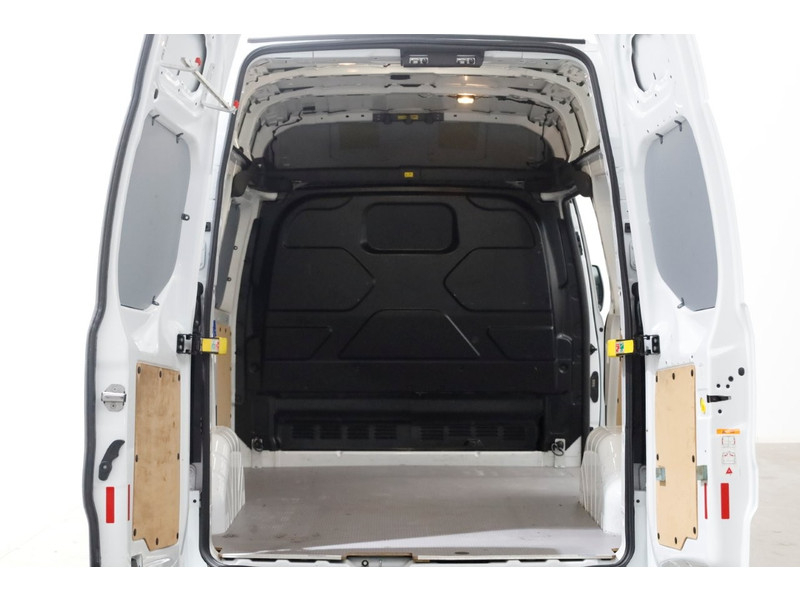 46561544-ford-transit-custom-5