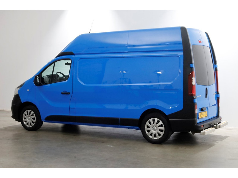 46585204-renault-trafic-9