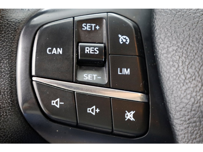 46697716-ford-transit-custom-15