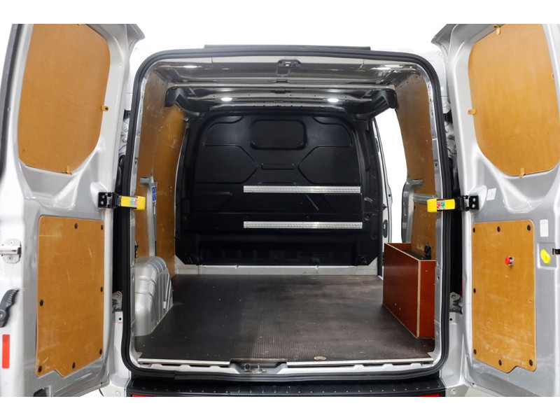 46697716-ford-transit-custom-5