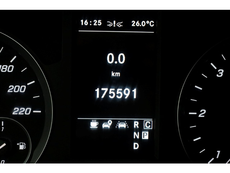 46720081-mercedes-benz-vito-17