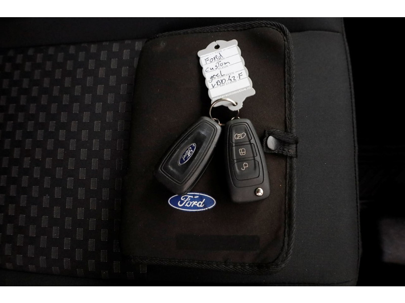 46745147-ford-transit-custom-6