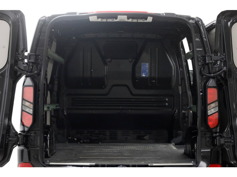46765516-ford-transit-custom-5