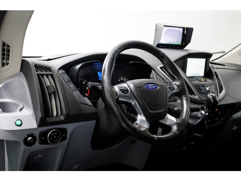 46850727-ford-transit-13