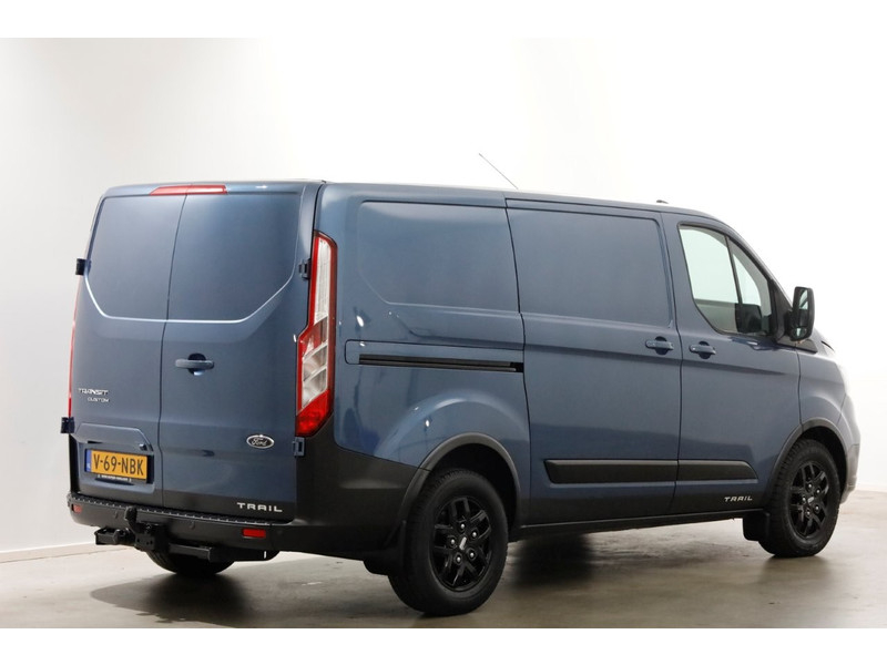 46852108-ford-transit-custom-2