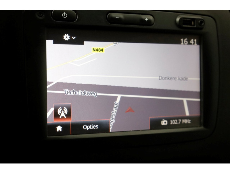 46939936-opel-vivaro-17