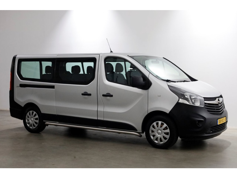 46939936-opel-vivaro-combi-14