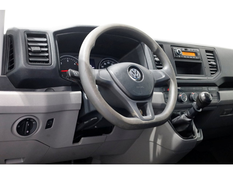 46950732-volkswagen-crafter-12