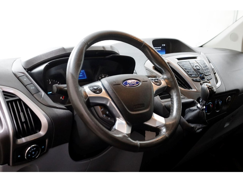 47055750-ford-transit-custom-12