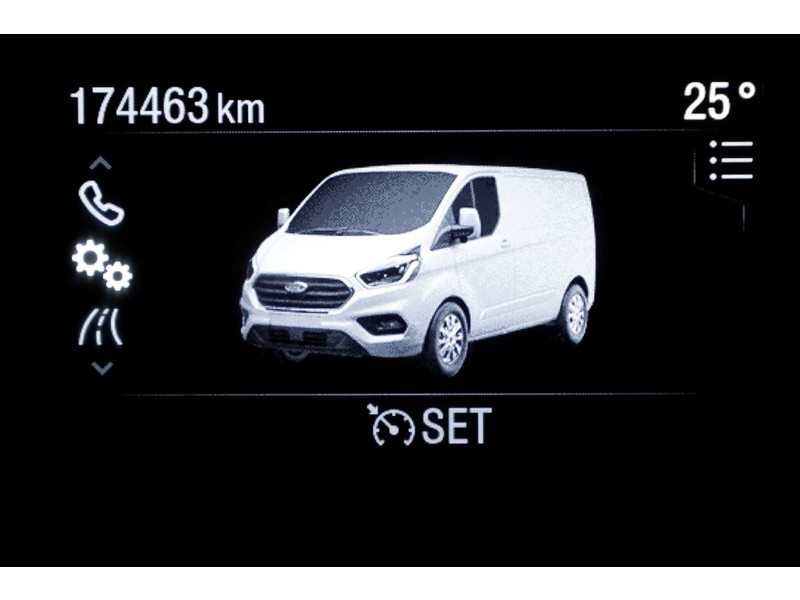 47067687-ford-transit-custom-15
