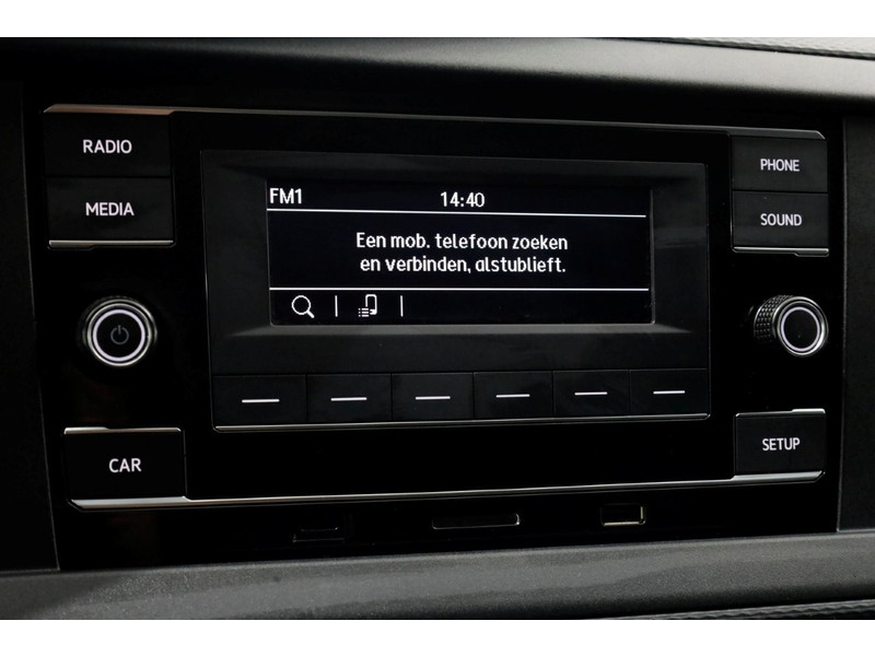 47491912-volkswagen-transporter-13