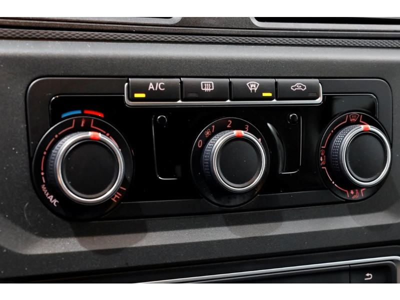 47570902-volkswagen-caddy-13