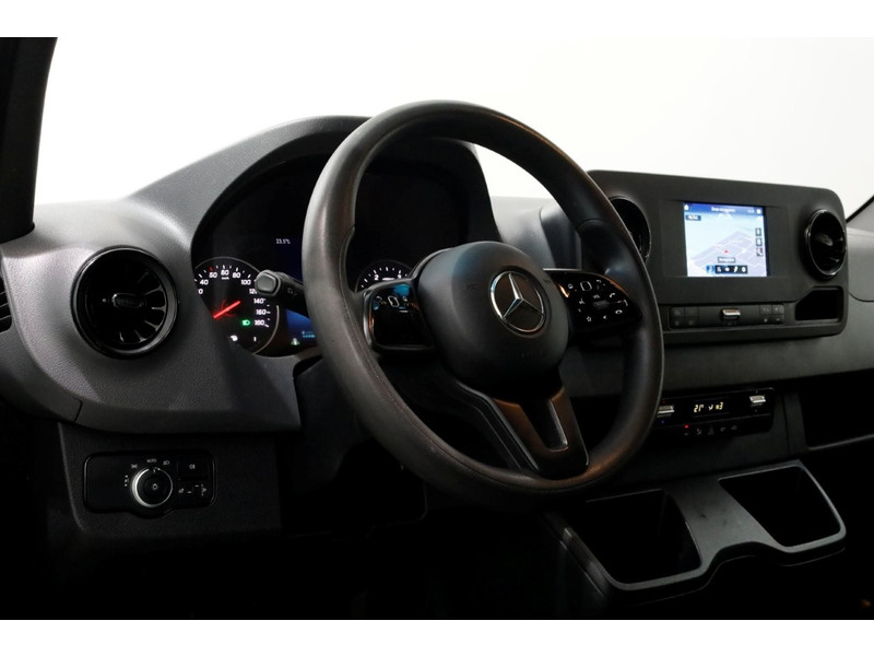 47684153-mercedes-benz-sprinter-13
