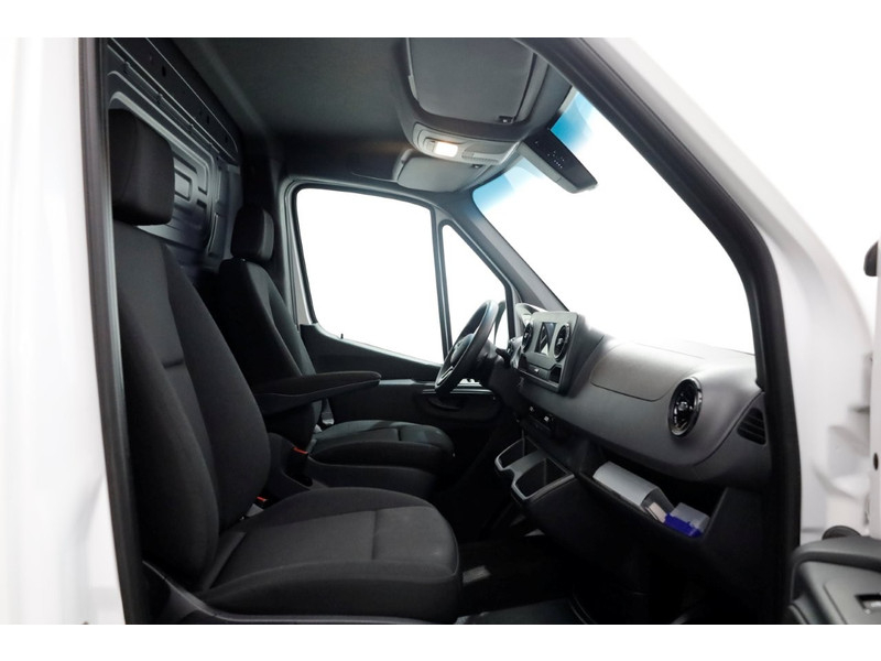 47751990-mercedes-benz-sprinter-3