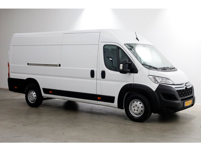47813775-citroen-jumper-10