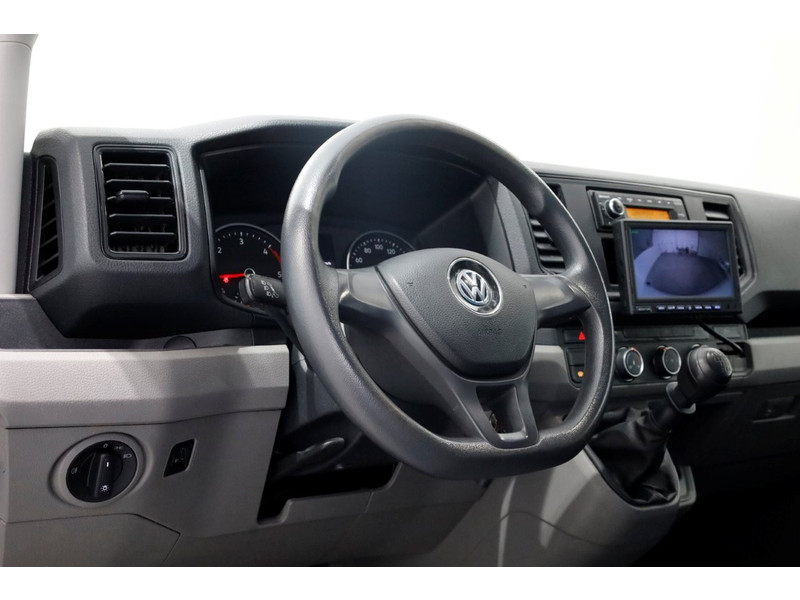 47869287-volkswagen-crafter-12