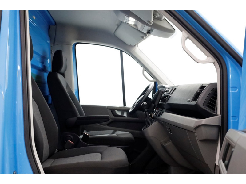 47869287-volkswagen-crafter-3