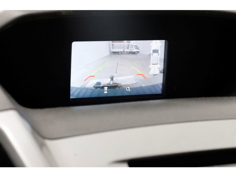 47869725-ford-transit-16