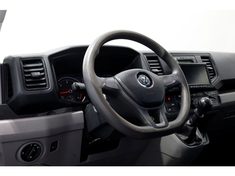 47915683-volkswagen-crafter-12