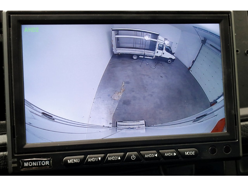 47915683-volkswagen-crafter-13