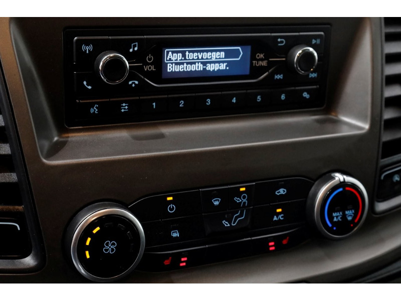 47997326-ford-transit-19