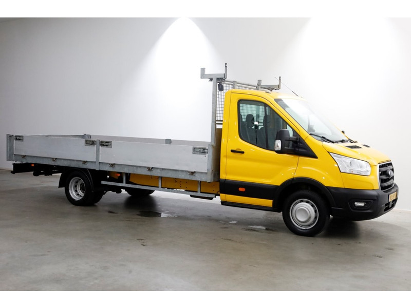 48032995-ford-transit-10