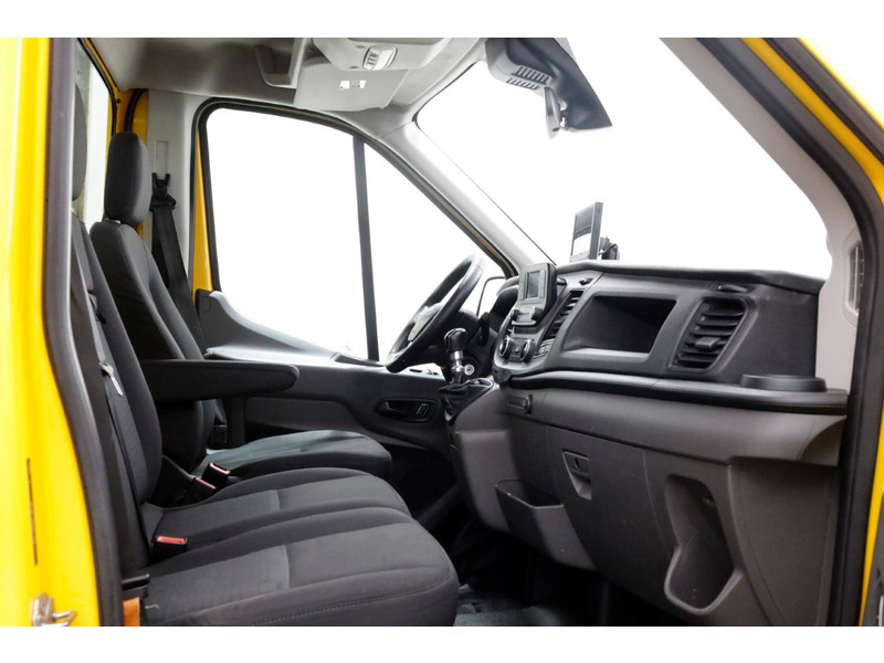 48032995-ford-transit-3