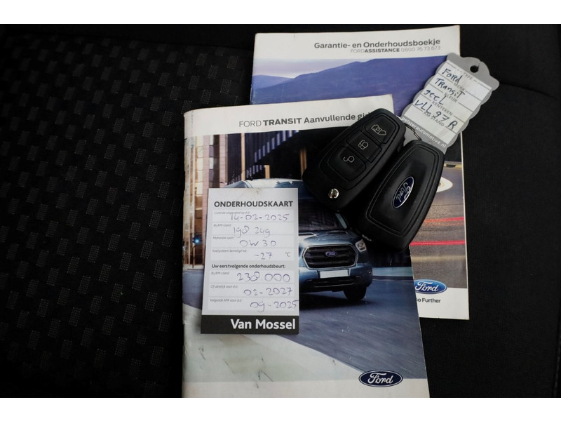 48032995-ford-transit-6