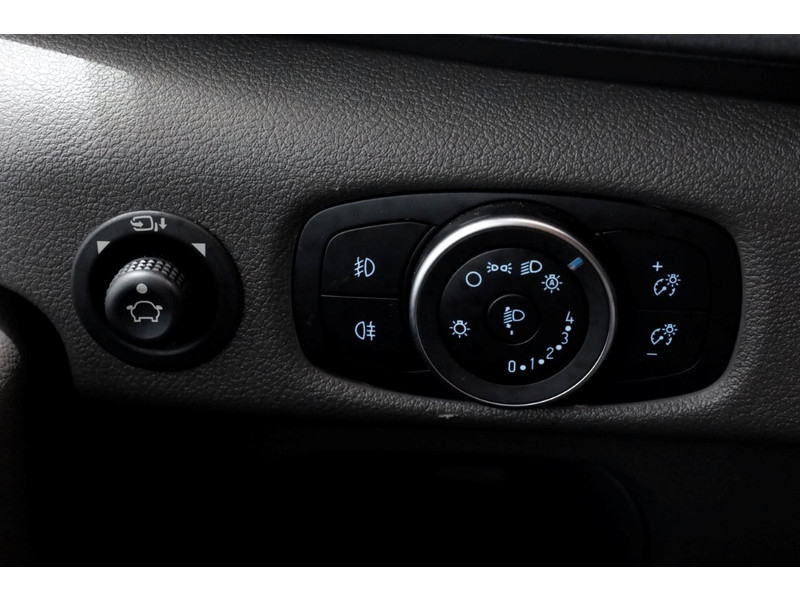 48062839-ford-transit-17