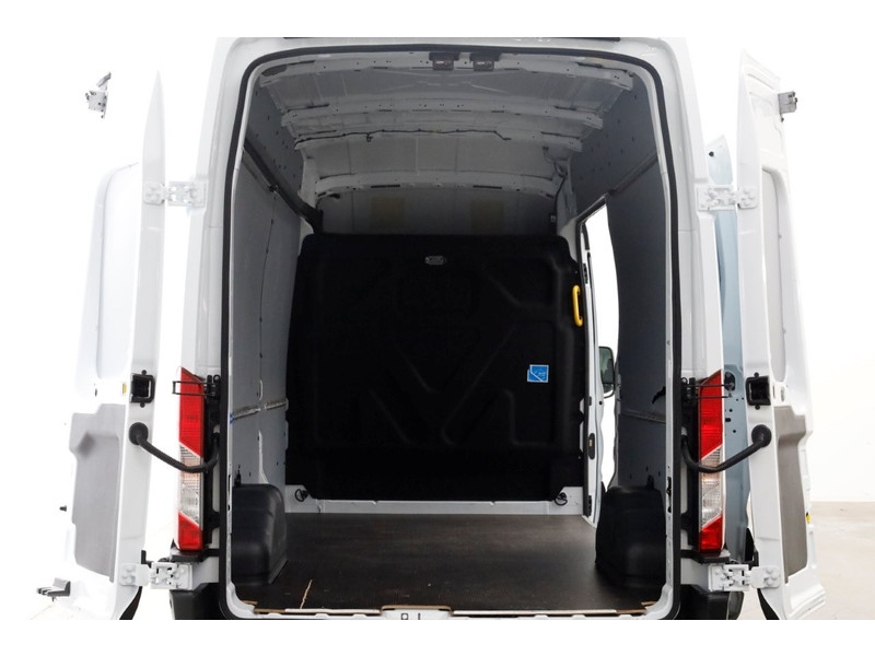 48062839-ford-transit-5