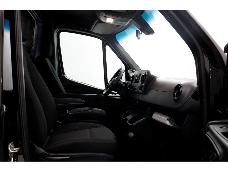 48063040-mercedes-benz-sprinter-3