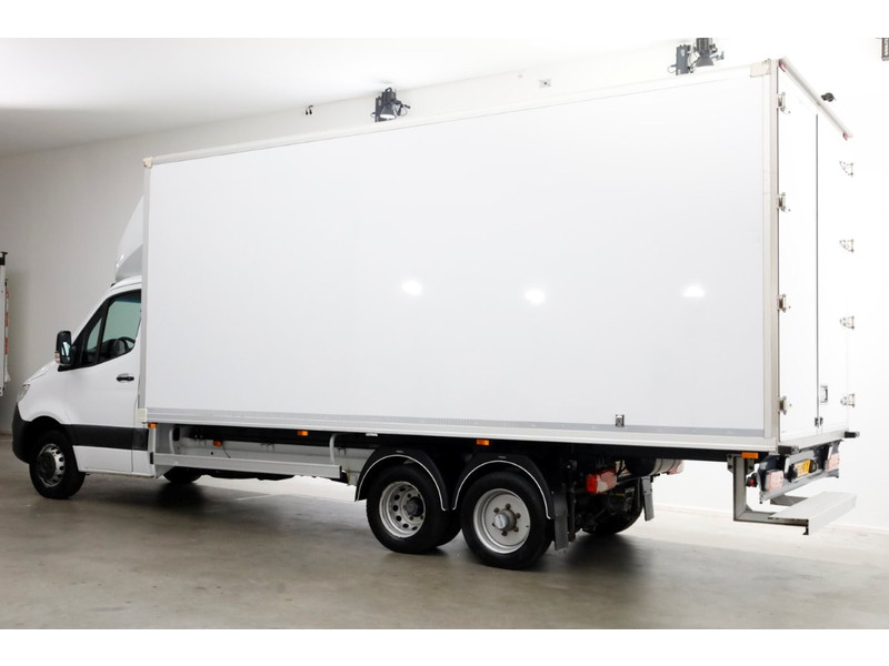 48092439-mercedes-benz-sprinter-9
