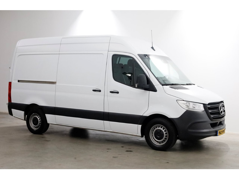 48158703-mercedes-benz-sprinter-12