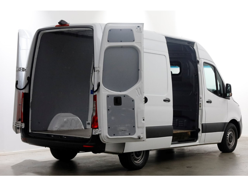 48158703-mercedes-benz-sprinter-14