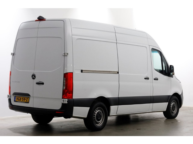 48158703-mercedes-benz-sprinter-2