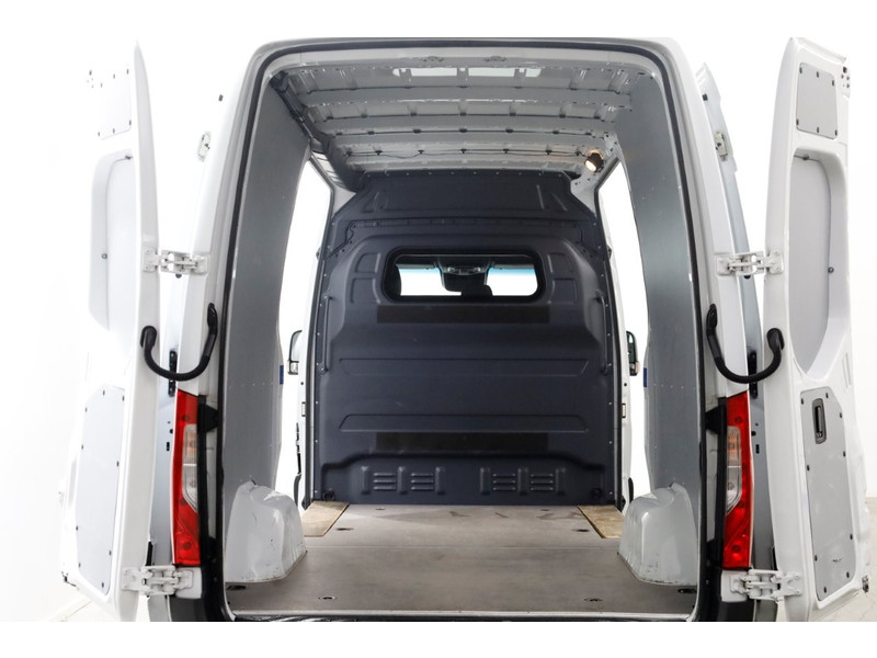 48158703-mercedes-benz-sprinter-3