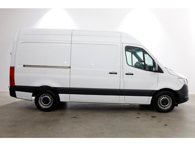 48158703-mercedes-benz-sprinter-6