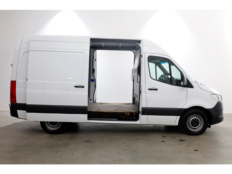 48158703-mercedes-benz-sprinter-7