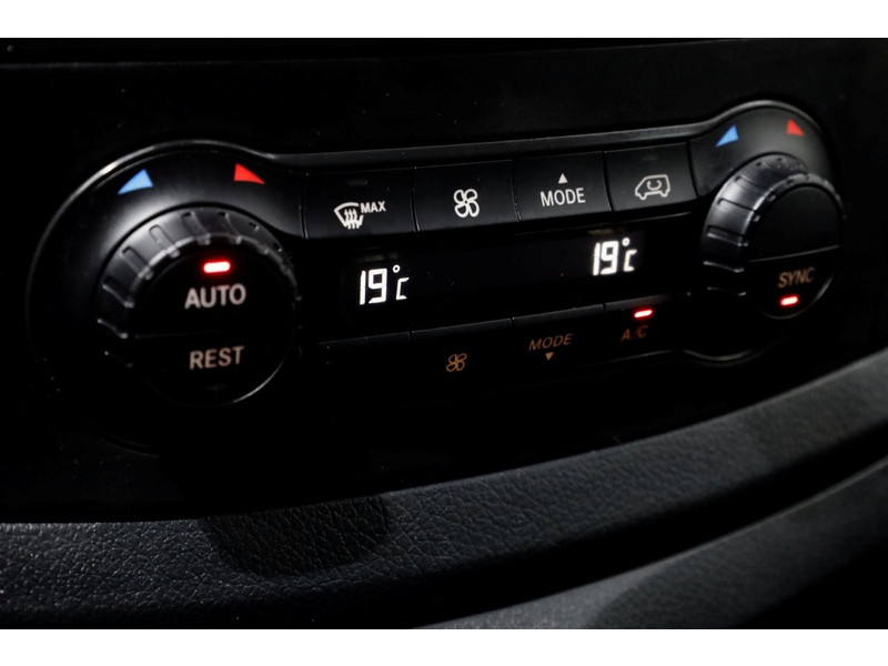 48250971-mercedes-benz-vito-15