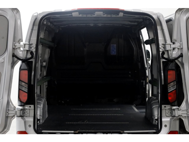 48288303-ford-transit-custom-5