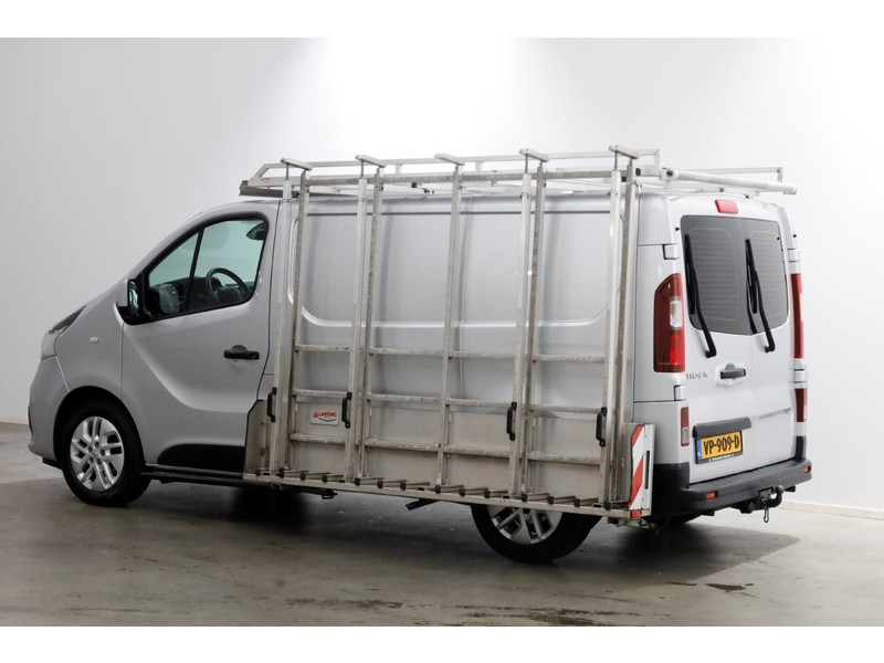48304437-renault-trafic-10